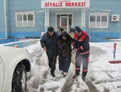 KAR YAĞIŞI NEDENİYLE ÇOK SAYIDA İNSAN MAHSUR KALDI