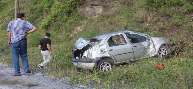 TAKLA ATAN OTOMOBİLDEN BURNU KANAMADAN ÇIKTI