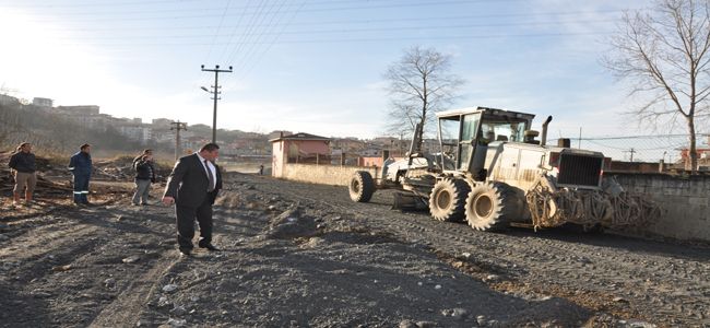 YOL ÇALIŞMALARI SÜRÜYOR